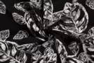 70% viscose, 30% linnen - Viscose stof - bedrukt bladeren - zwart - 19145-069