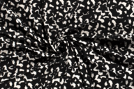 119975-tricot-stof-bedrukt-abstract-zwart-18214-069-tricot-stof-bedrukt-abstract-zwart-18214-069.png