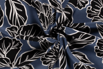 -Viskose Stoff - Blumen und Blätter - blau - 20153-008 - Viskose Stoff - Blumen und Blätter - blau - 20153-008