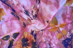 Bloemen motief stoffen - Voile stof - Chiffon - natuur - roze - B113