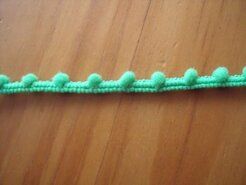 Kugelband - Mini-Pomponborte grün