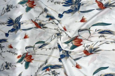 -Viscose stof - bloemen - wit - B101 - Viscose stof - bloemen - wit - B101