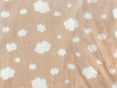 -Fleece stof - cuddle fleece - wolkjes - zalmroze - B314 - Fleece stof - cuddle fleece - wolkjes - zalmroze - B314