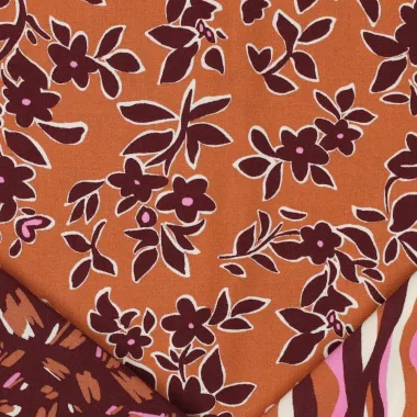-Viscose stof - bloemen - oranjeterra bordeaux - 5412-045 - Viscose stof - bloemen - oranjeterra bordeaux - 5412-045
