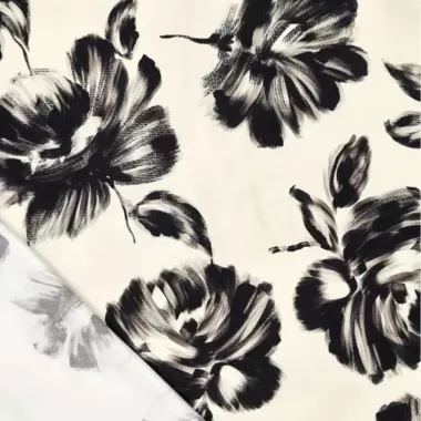 -Viscose stof - satijn - bloemen - gebroken wit - 21135-020 - Viscose stof - satijn - bloemen - gebroken wit - 21135-020