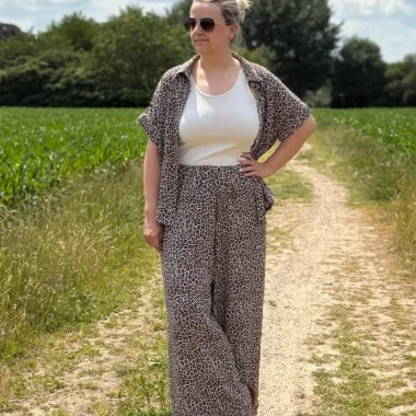 -Bel'Etoile naaipatroon - Kiki blouse en broek voor dames & tieners - Bel'Etoile naaipatroon - Kiki blouse en broek voor dames & tieners