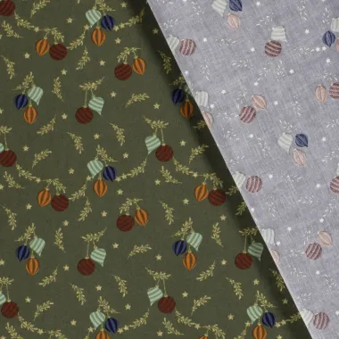 -Kerststof - katoen poplin - folie kerstballen, kersttakjes en kerststerren - groen - 20753-027 - Kerststof - katoen poplin - folie kerstballen, kersttakjes en kerststerren - groen - 20753-027
