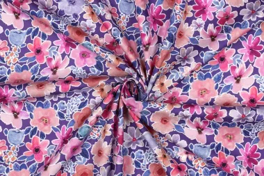 150240-katoen-stof-poplin-digitaal-bloemen-paars-multi-265966-005-katoen-stof-poplin-digitaal-bloemen-paars-multi-265966-005.jpg
