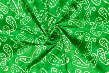 155208-katoen-stof-batik-voile-paisley-limoen-26318-023-katoen-stof-batik-voile-paisley-limoen-26318-023.jpg