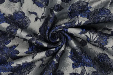 155603-polyester-stof-jacquard-metaal-bloemen-blauw-23186-650-polyester-stof-jacquard-metaal-bloemen-blauw-23186-650.webp