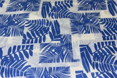 -Katoenen stof - voile - bladeren - gebroken wit/blauw - JT105 - Katoenen stof - voile - bladeren - gebroken wit/blauw - JT105