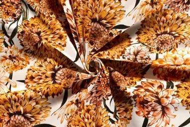 Stoffe - Katoen stof - satin bedrukt bloemen - oker - 19124-034