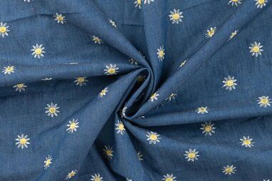 Gestickt - Katoen stof - chambré - geborduurde bloemen - jeansblauw - 48044-960