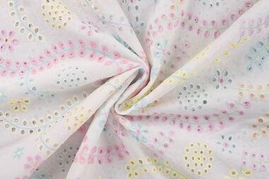 QJUTIE & the Qjutest - Broderie stof - embroidery - gebroken wit - 48060-510