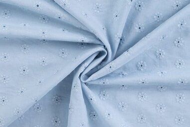 Laagjes kleding stoffen - Broderie stof - cutie embroidery bloemen - dusty blauw - 48062-920