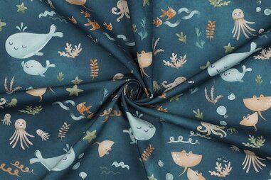 By Poppy - Katoen stof - poplin - digitaal zeedieren - petrol - 5184-011