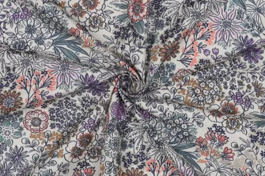 Bloemen motief stoffen - Katoen stof - poplin - digitaal bloemen - gebroken wit - 25/5180-002