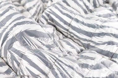 Stoffe - Doorgestikte stof - zebraprint - zand - 22803-520