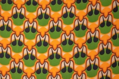Polytex stoffen - Viscose stof - digitaal retro - groen lichtoranje - 922773-90