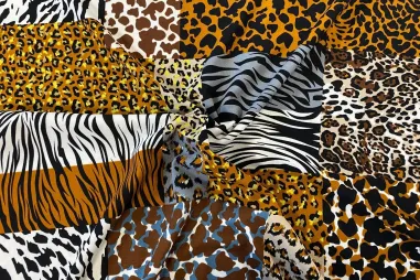 KnipIdee stoffen - Stretch stof - dierenprint- bruin multi - 16620-098