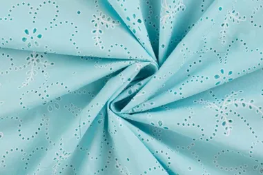 60gr/M² - Broiderie stof - katoen voile - puff bloemen - lichtblauw - K48145-931