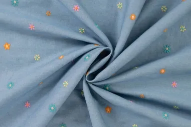 Geborduurde stoffen - Embroidery stof - denim chambray - bloemetjes - dusty blue - K48118-920