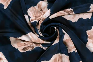 Glanzende stoffen - Polyester stof - satijn duchesse - bloemen - donkerblauw - 25021-008
