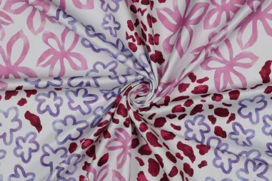 Verhees Textiles - Polyester stof - royal micro satijn - digitaal bloemetjes - wit - 6650-001