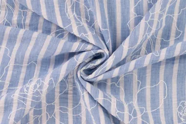 Lichtblauwe stoffen - Polyester stof - linnenlook - strepen & bloemen - lichtblauw - Q11836-910