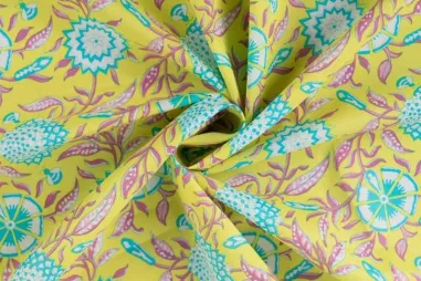 Tricot stof - light scuba crepe - oker - 0692-575 - Katoenen stof - voile - bloemen - geel - P16006-820