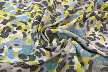Viscose stof - digitaal bloemen en bladeren - multi - 22525-001 - Viscose stof - dierenprint - multi - JT102