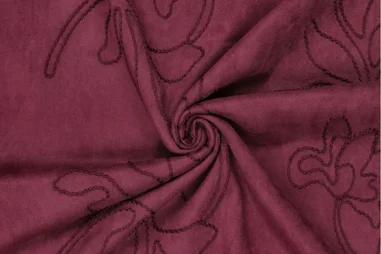 95% Polyester, 5% Elastan - Embroidery stof - scuba suede - bloemen - donkerrood - 23211-400