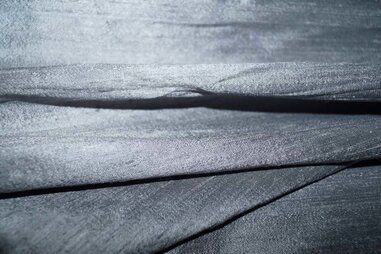 Glanzende stoffen - Zijde stof - Dupion zijde - grijs
